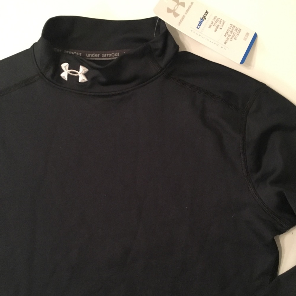 NWT Women’s Under Armour Top